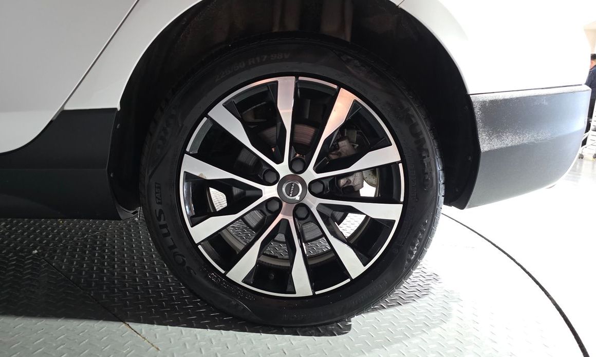 Volvo V40 2019