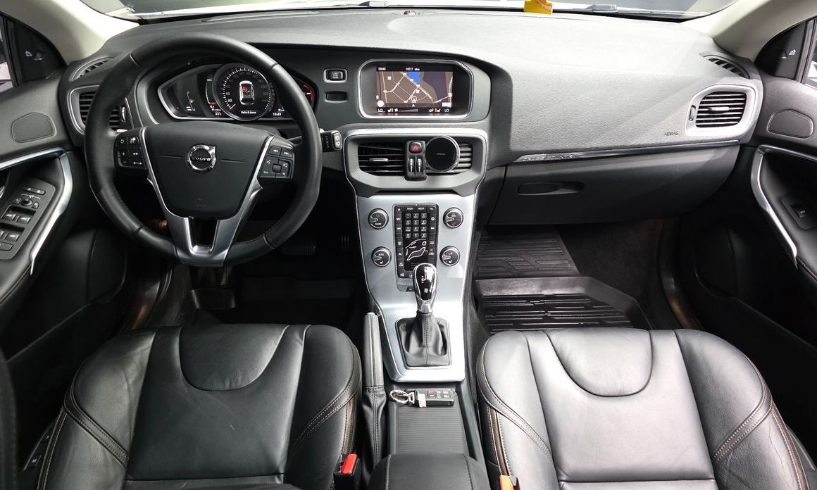 Volvo V40 2019