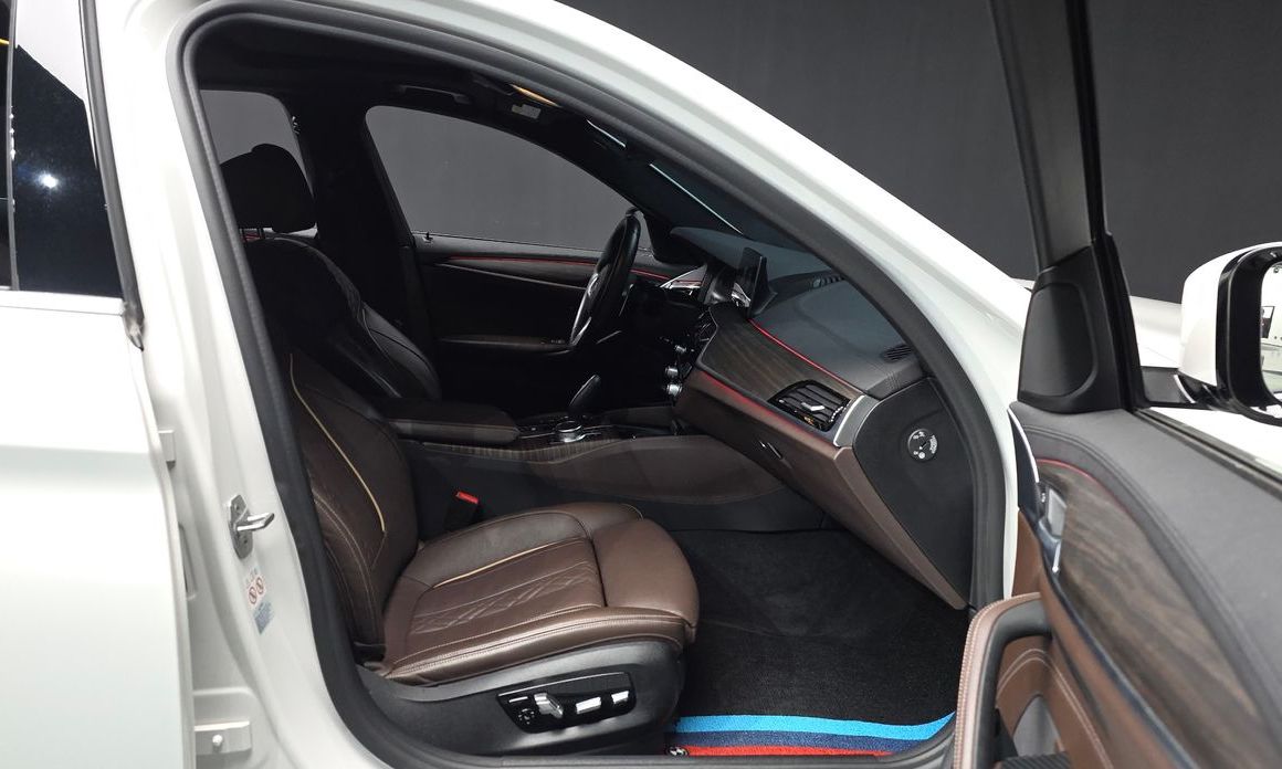 BMW 5-Series 2020