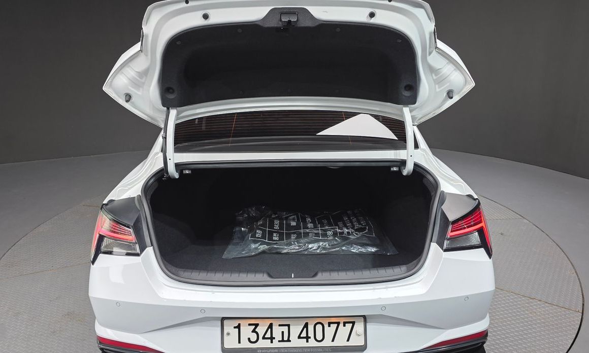 Hyundai AVANTE 2021