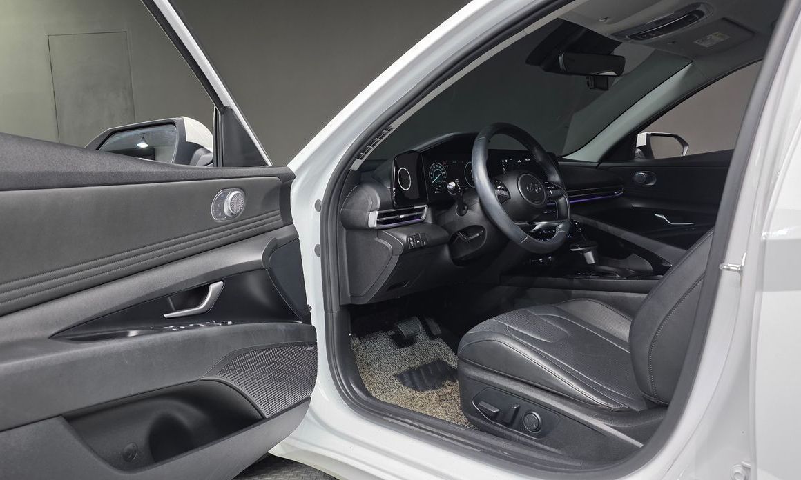 Hyundai AVANTE 2021