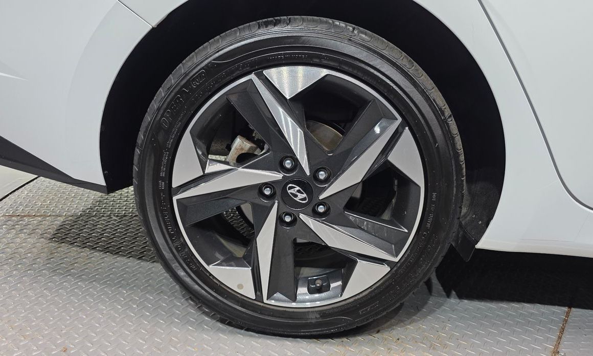 Hyundai AVANTE 2021