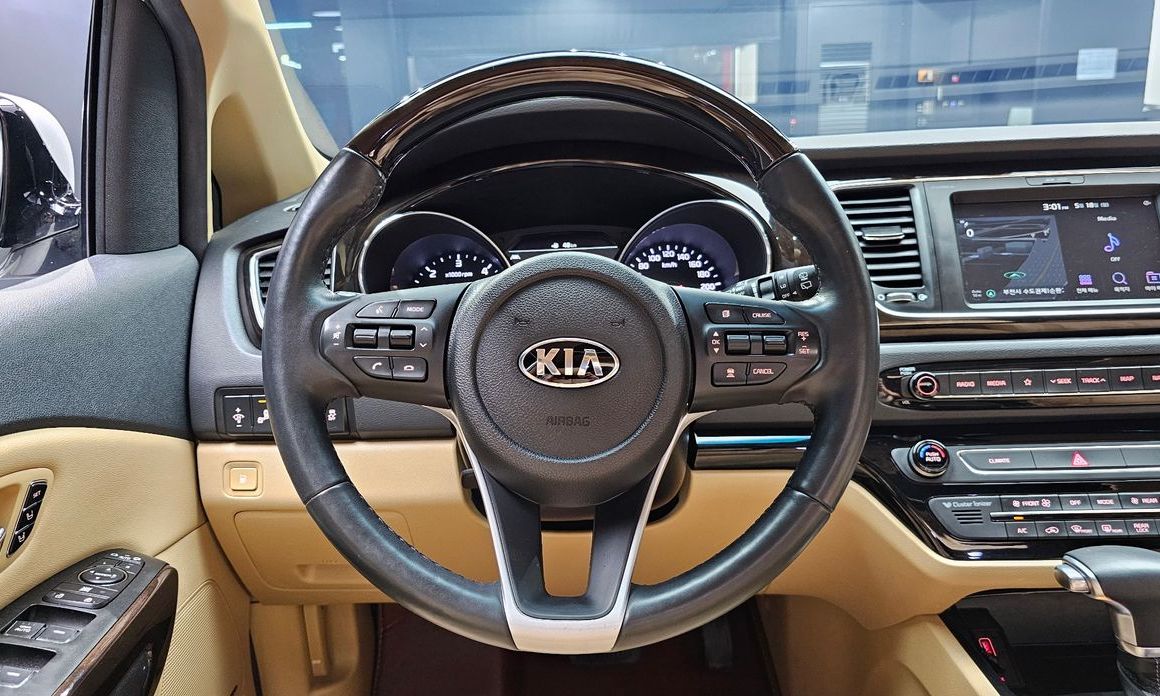 Kia Canival 2019