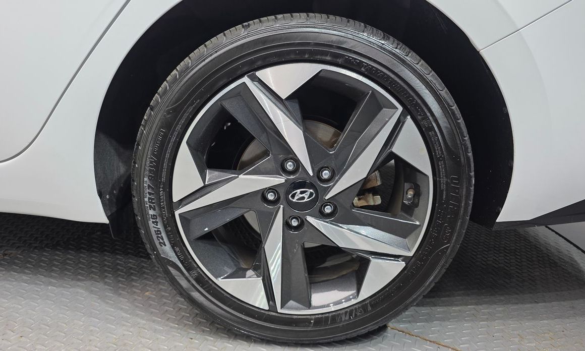 Hyundai AVANTE 2021