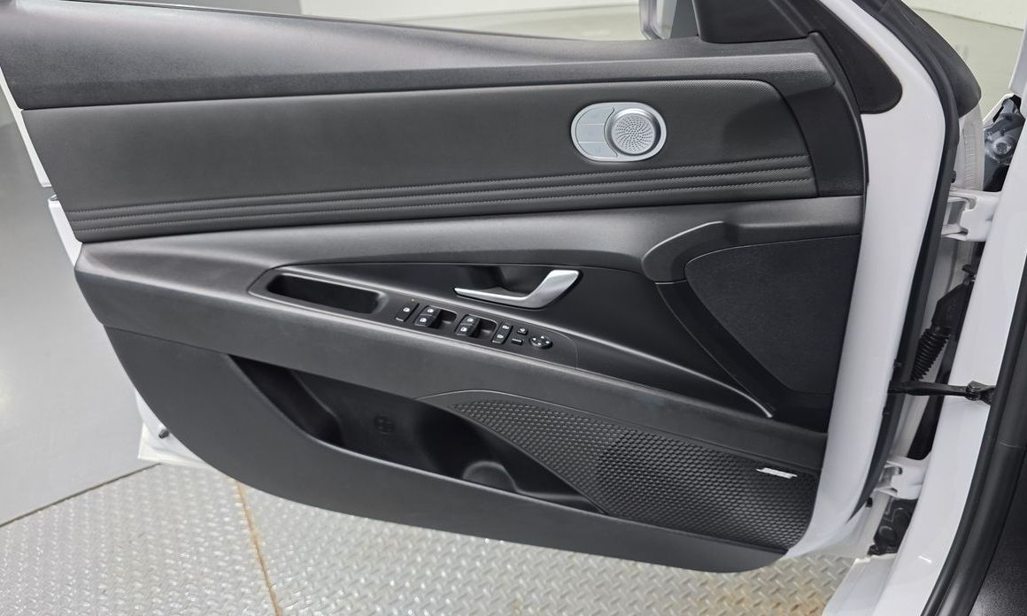 Hyundai AVANTE 2021
