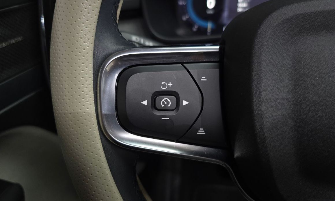 Volvo XC40 2023