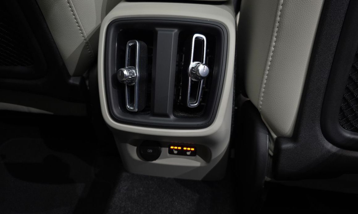 Volvo XC40 2023