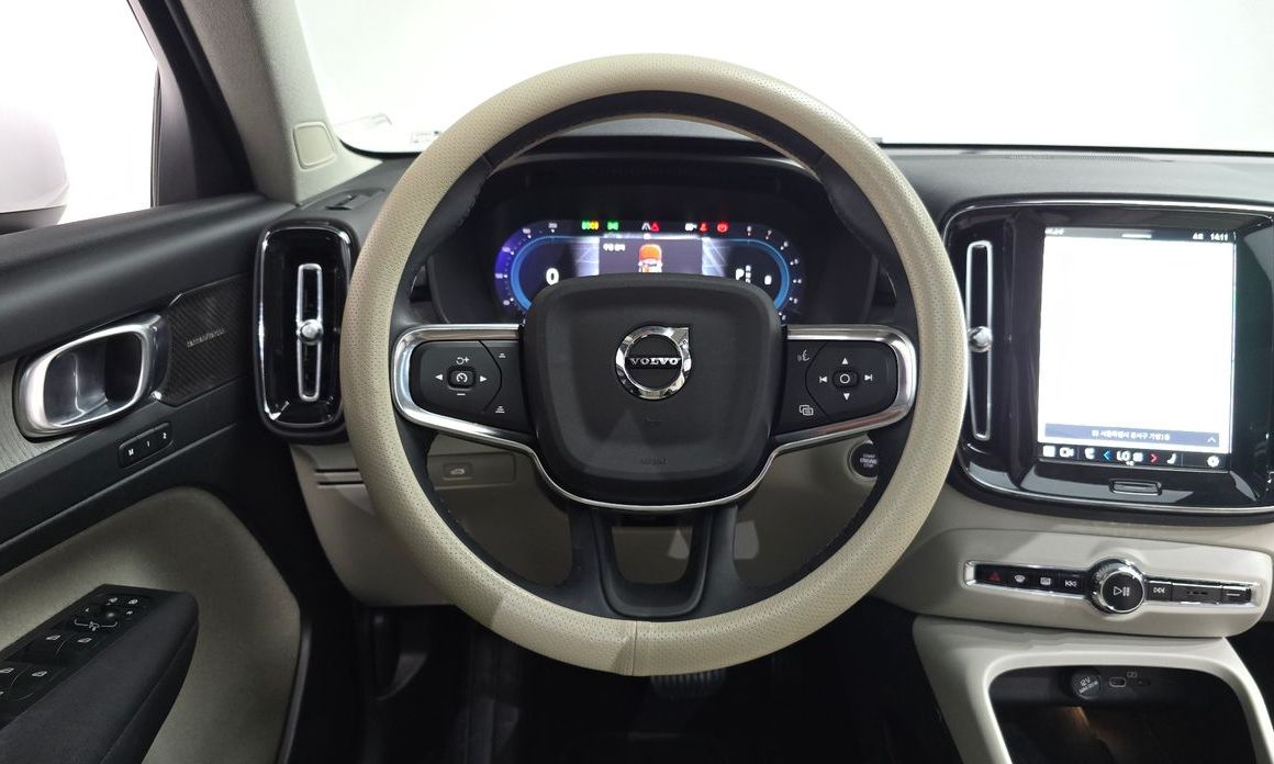Volvo XC40 2023