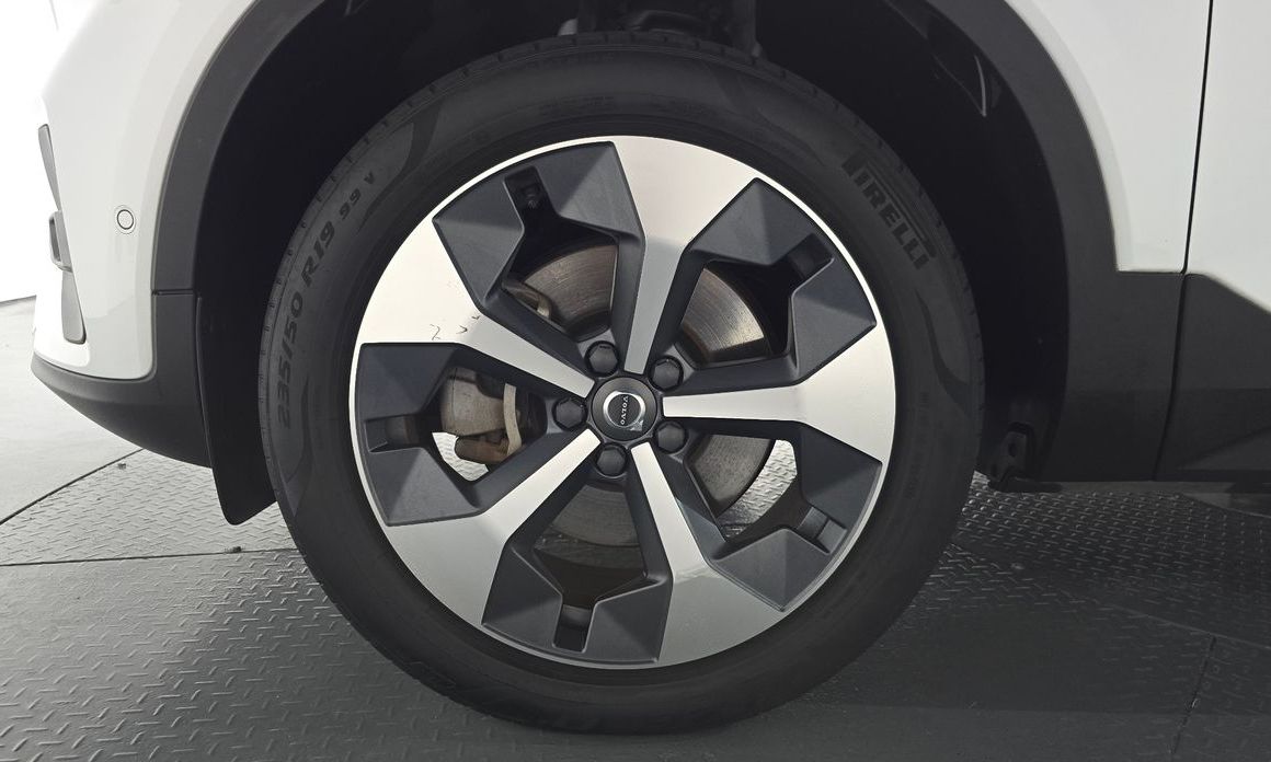 Volvo XC40 2023