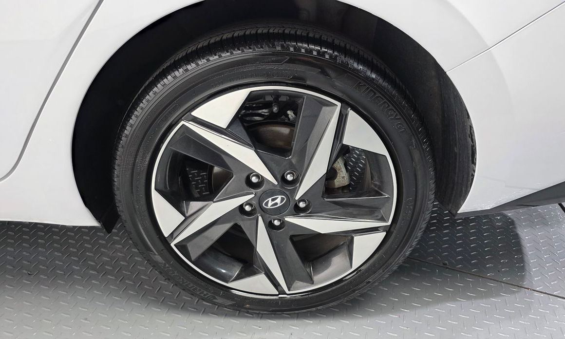 Hyundai AVANTE 2022