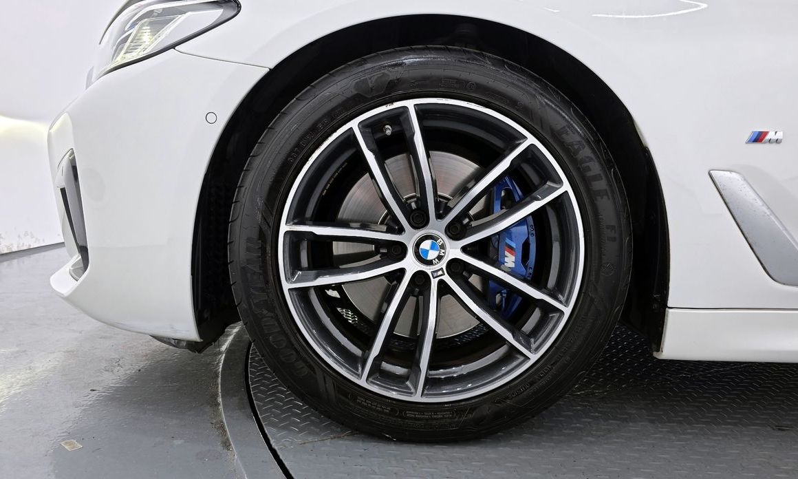 BMW 5-Series 2022