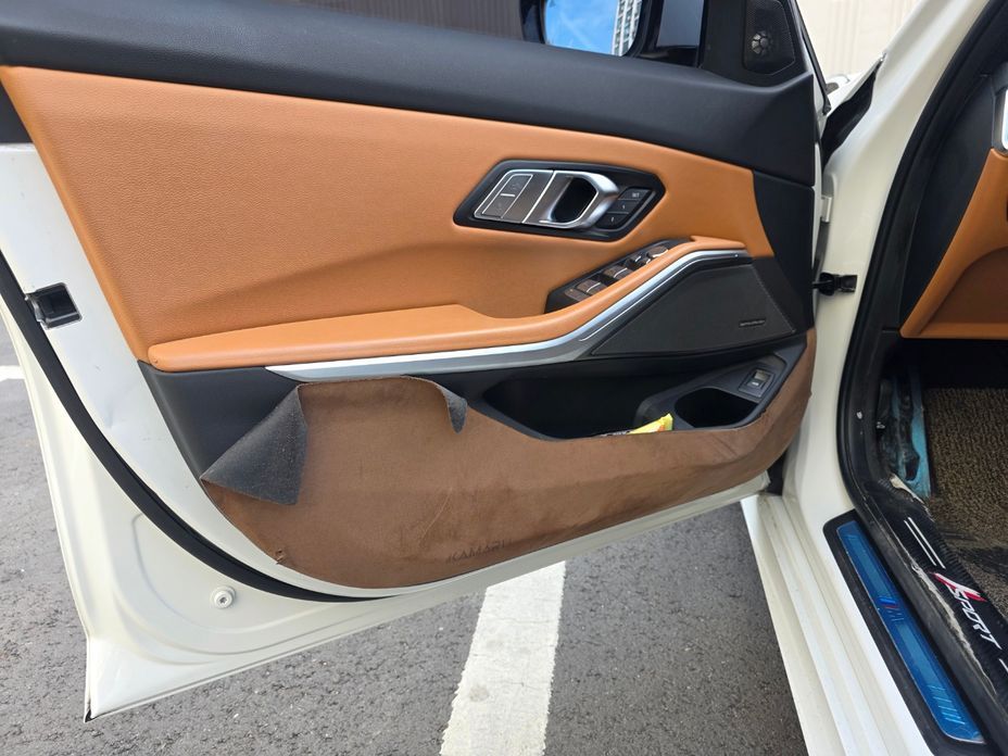 BMW 3-Series 2023