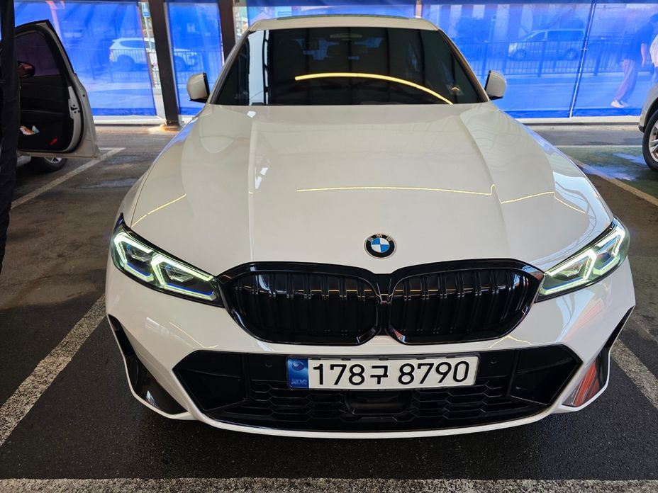BMW 3-Series 2023
