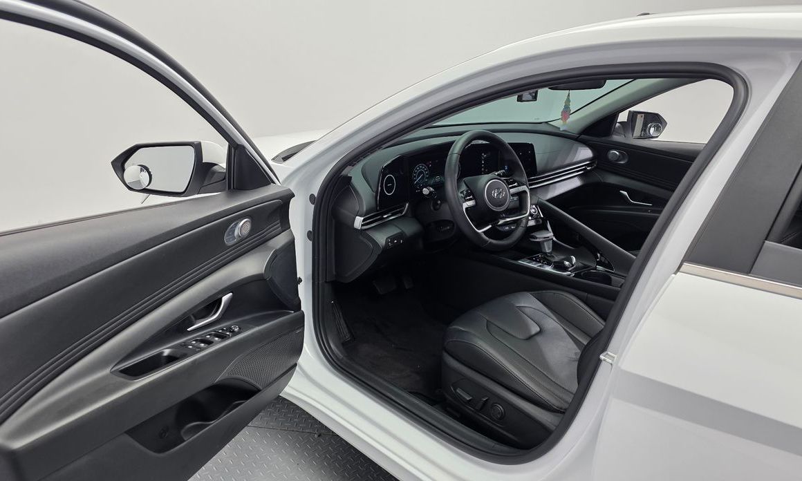 Hyundai AVANTE 2022