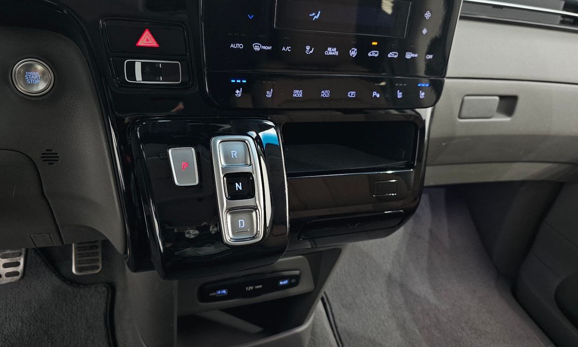Hyundai Staria 2024