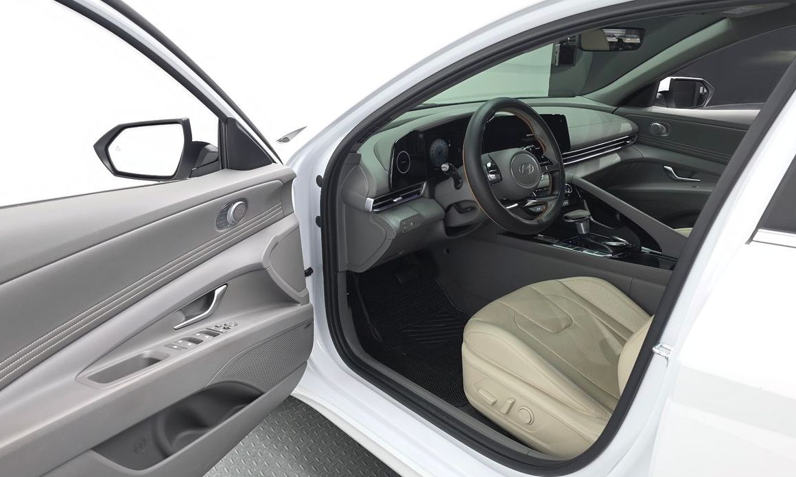 Hyundai AVANTE 2024