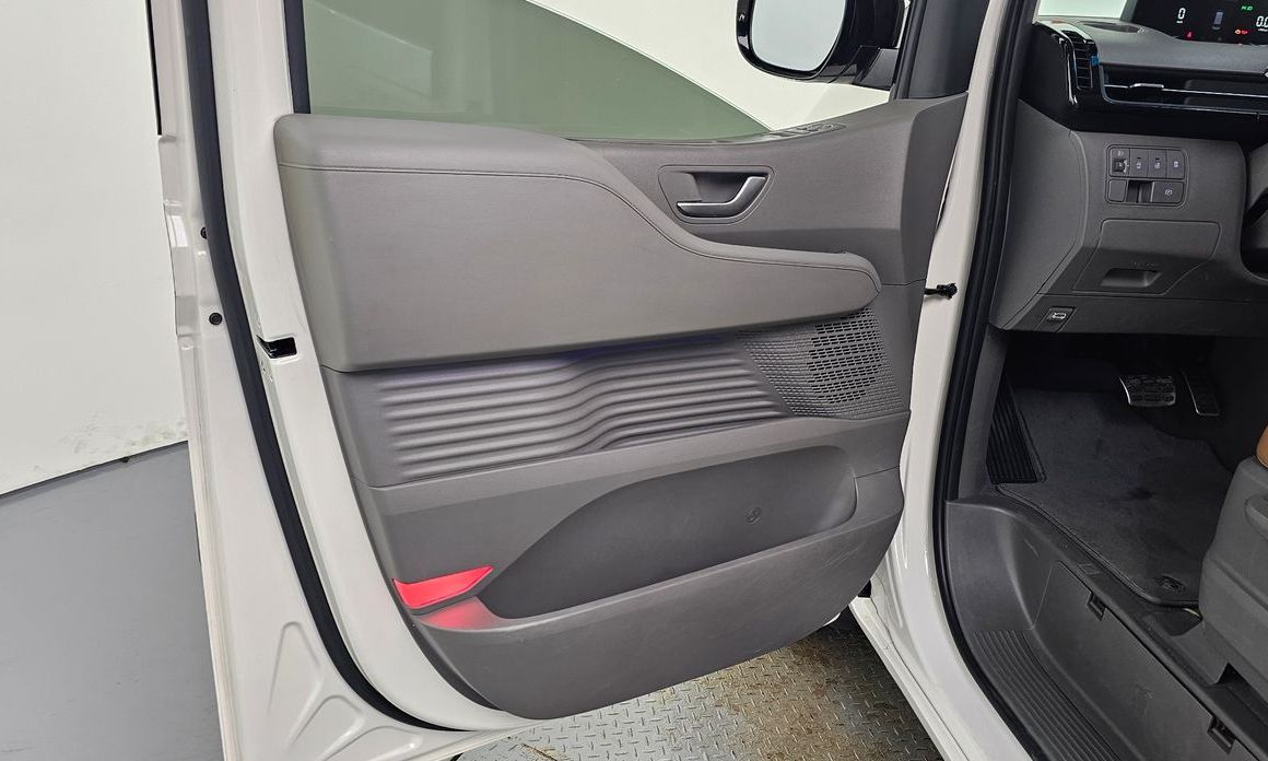 Hyundai Staria 2024