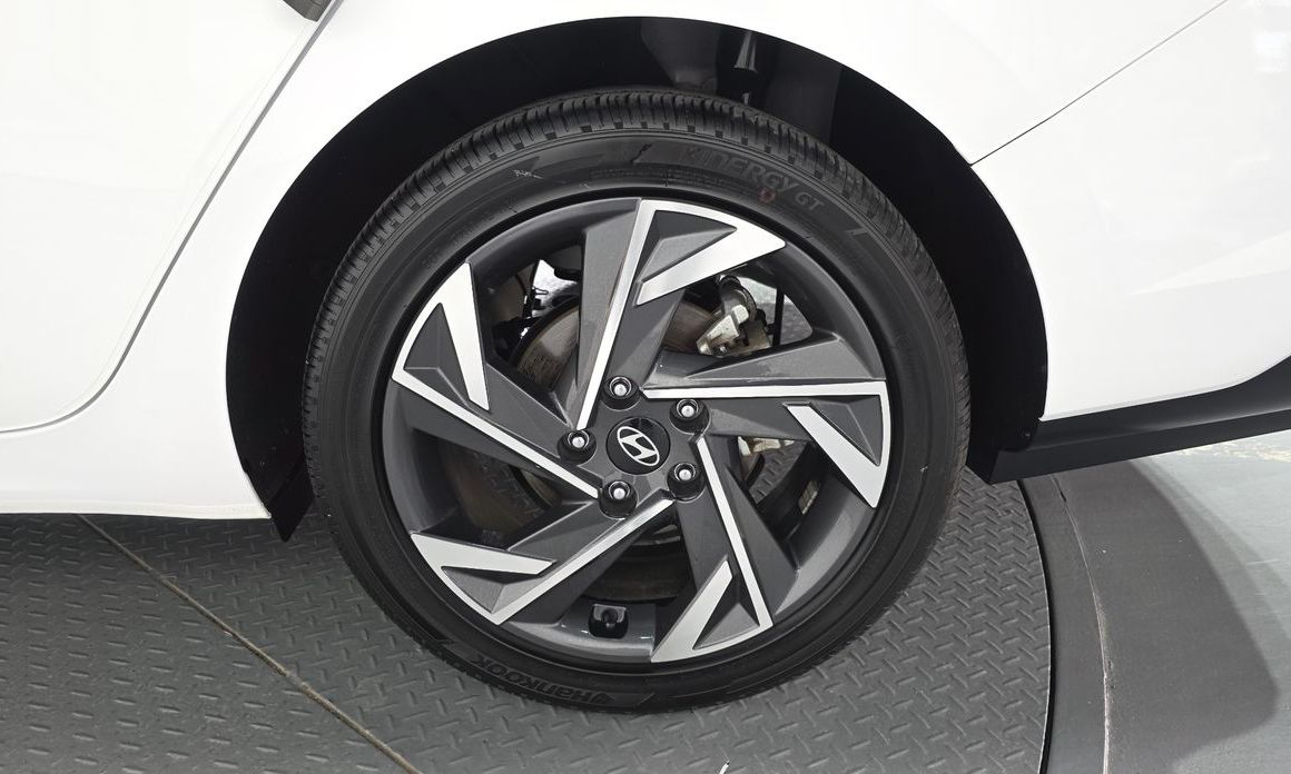 Hyundai AVANTE 2024
