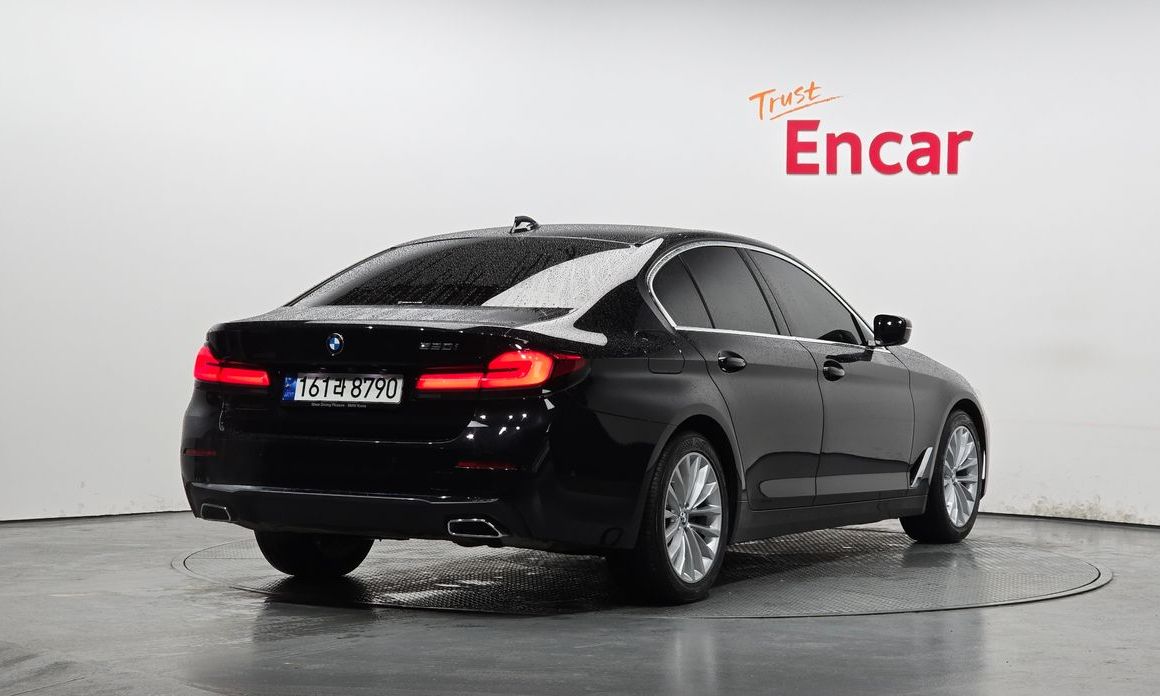 BMW 5-Series 2023