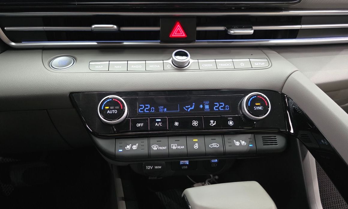 Hyundai AVANTE 2024
