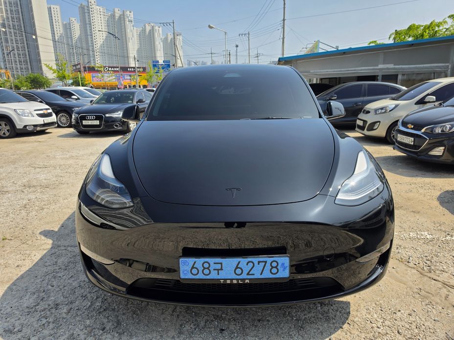 Tesla Model Y 2024