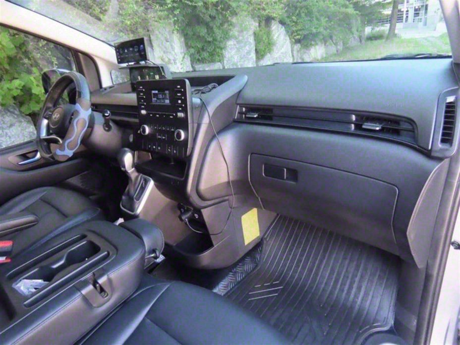 Hyundai Staria 2025