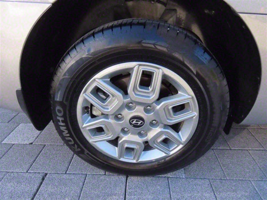 Hyundai Staria 2025