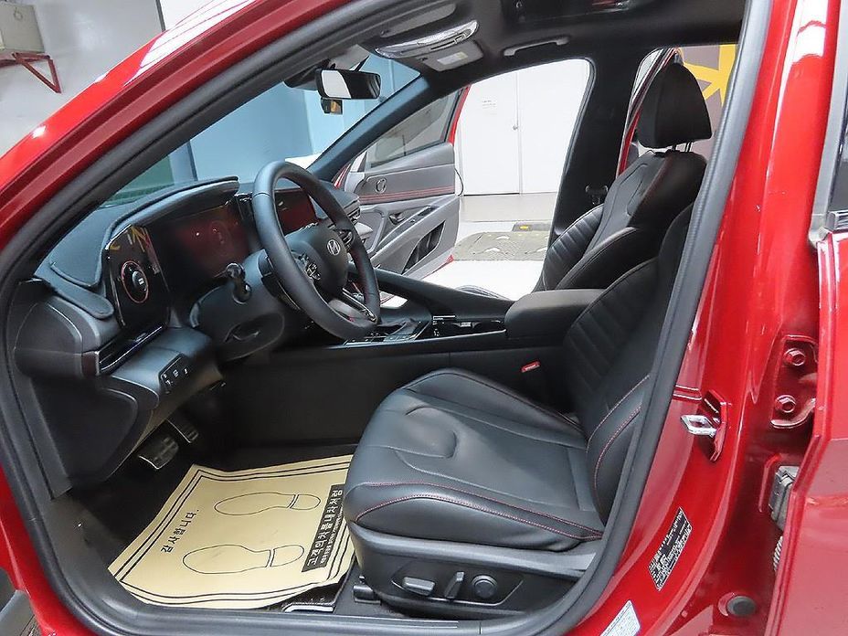 Hyundai AVANTE 2025