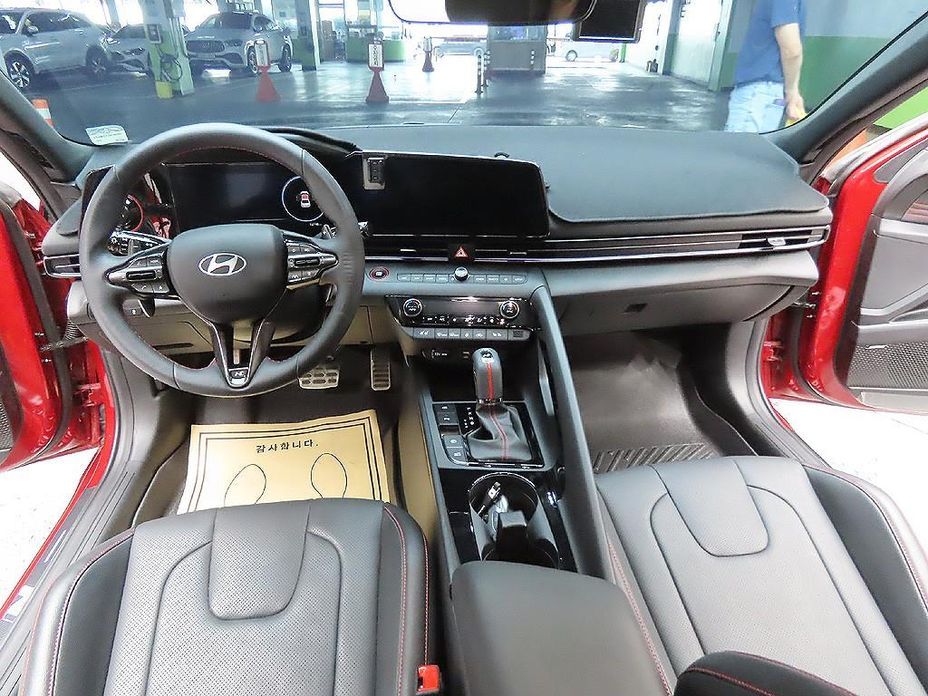 Hyundai AVANTE 2025