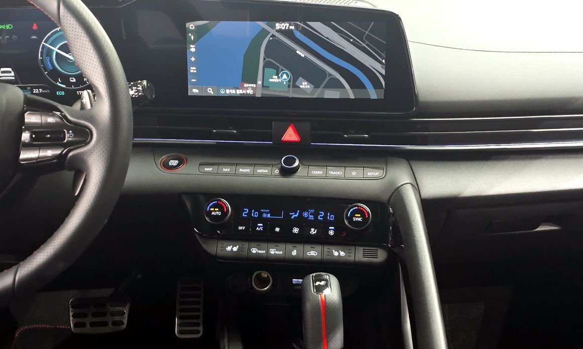 Hyundai AVANTE 2025