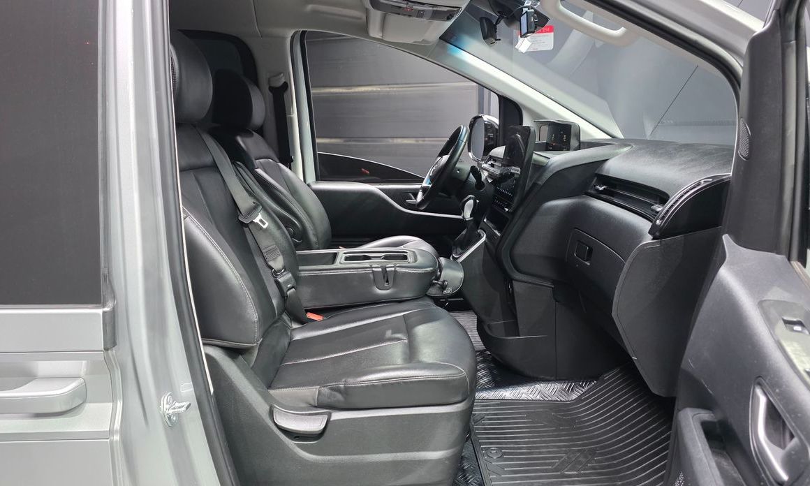 Hyundai Staria 2025