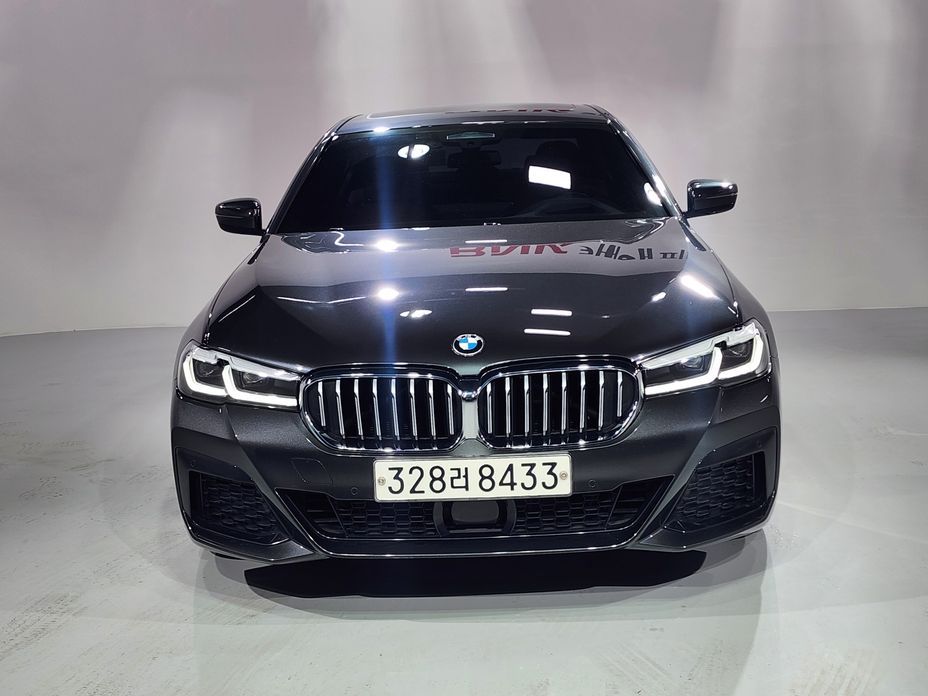 BMW 5-Series 2021