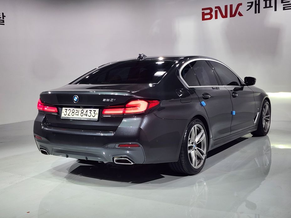 BMW 5-Series 2021