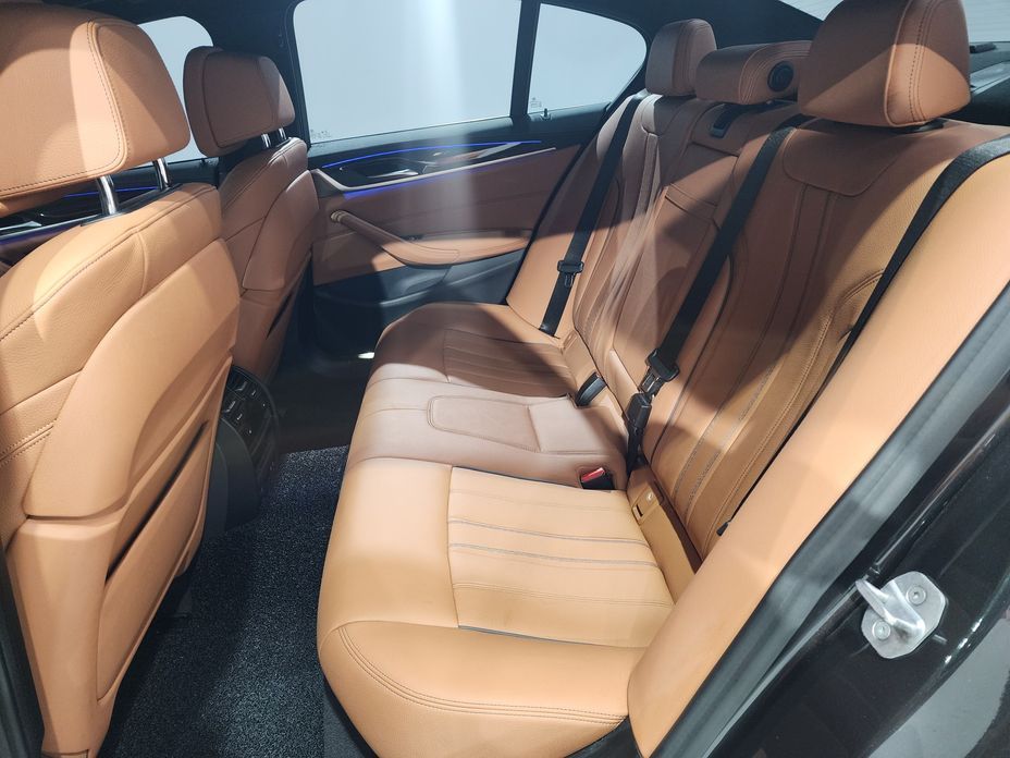 BMW 5-Series 2021