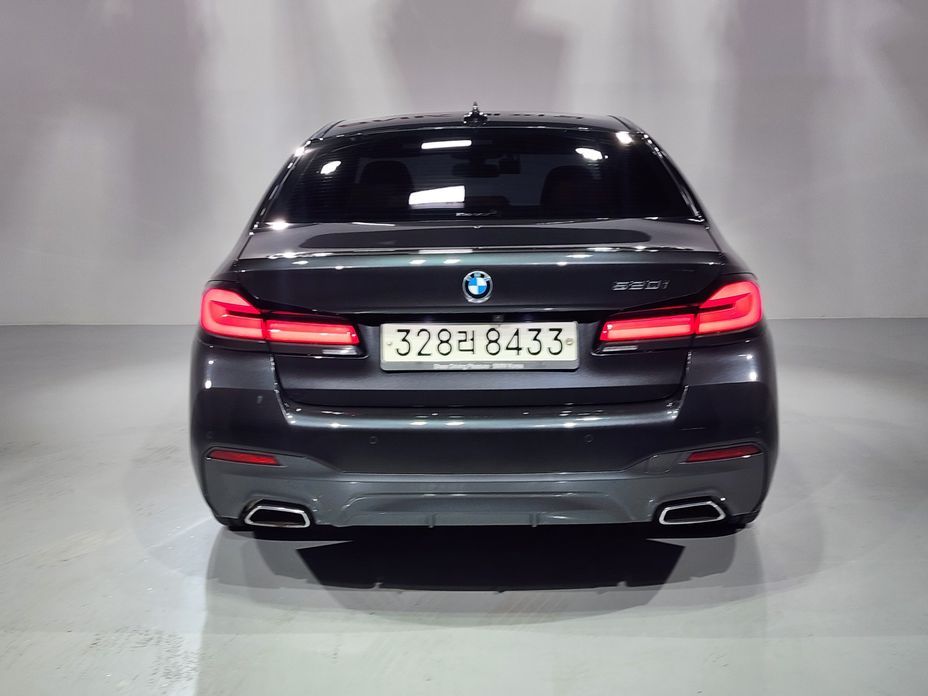 BMW 5-Series 2021