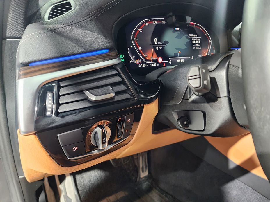 BMW 5-Series 2021
