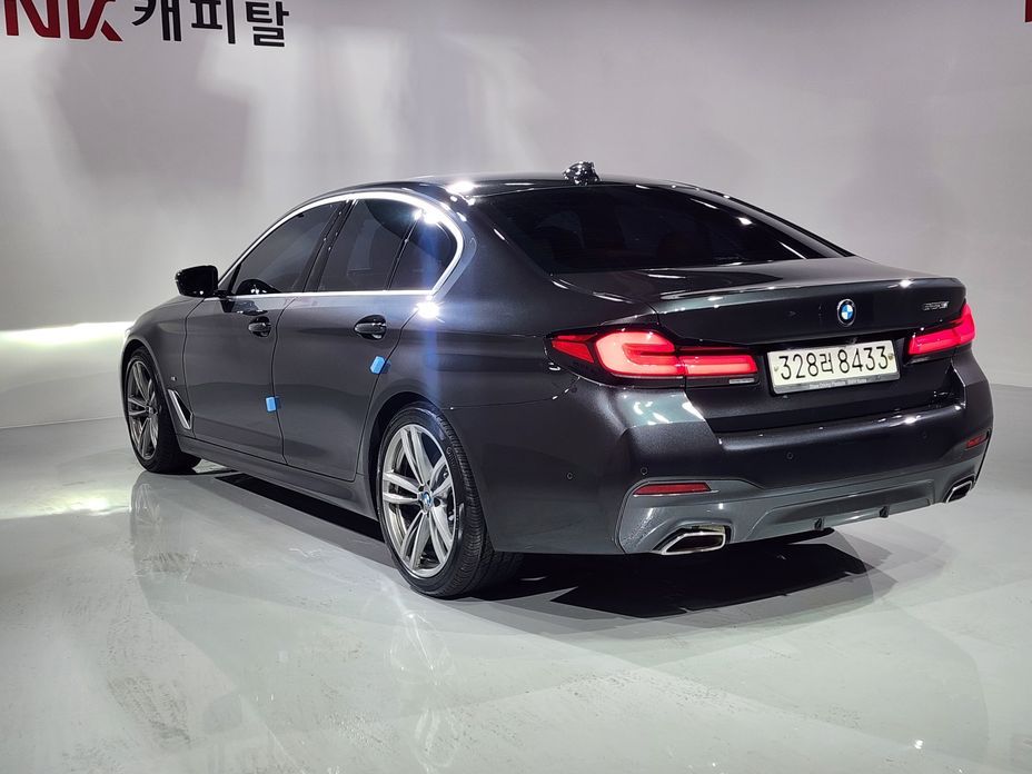 BMW 5-Series 2021