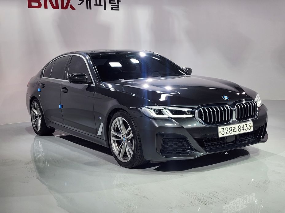 BMW 5-Series 2021