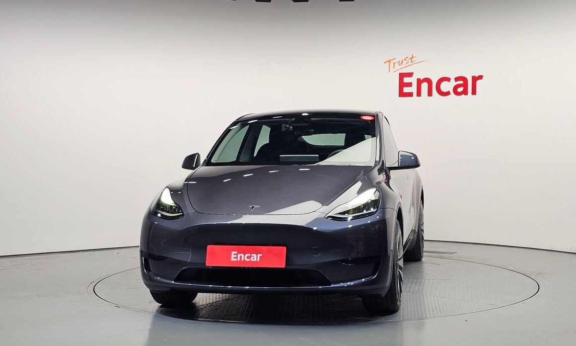 Tesla Model Y 2024