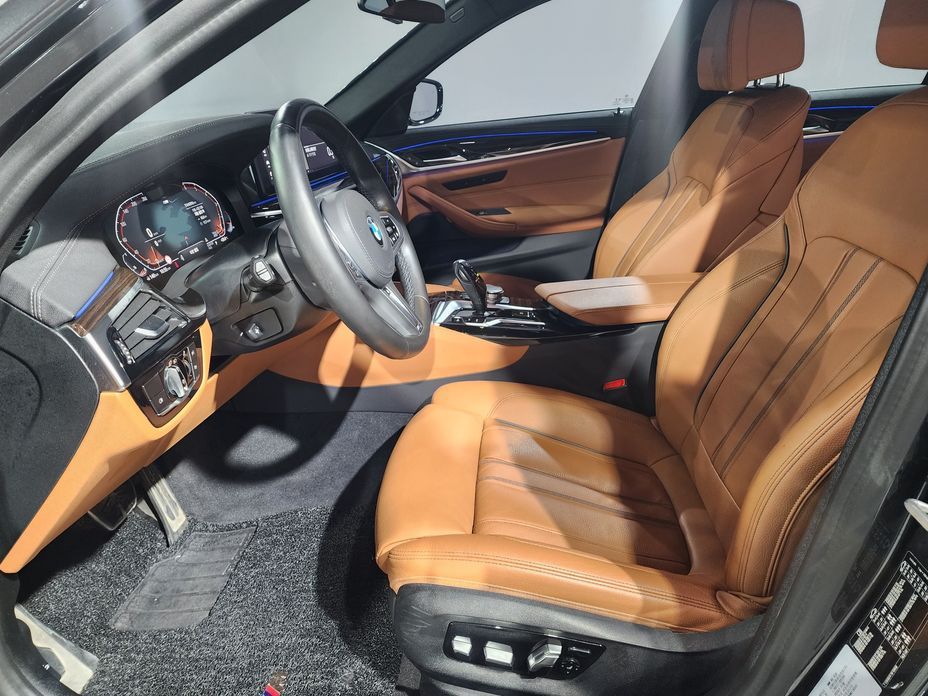 BMW 5-Series 2021