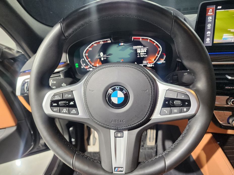 BMW 5-Series 2021