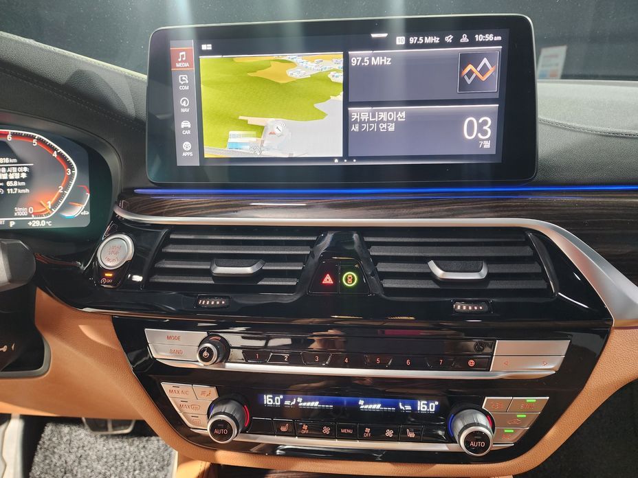 BMW 5-Series 2021