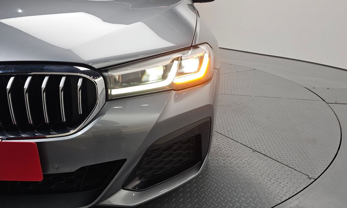 BMW 5-Series 2023