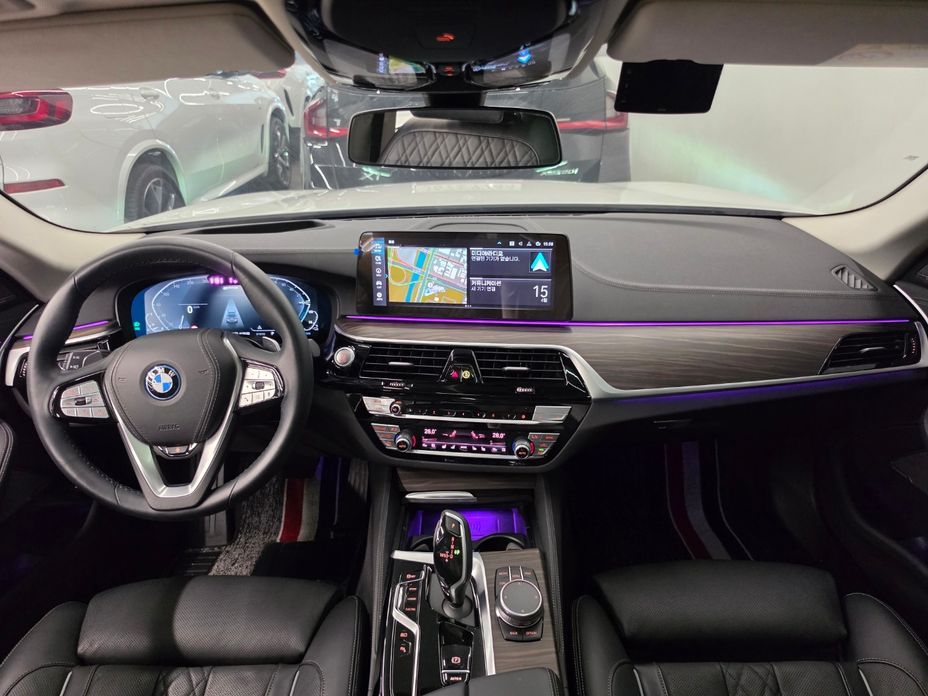 BMW 5-Series 2023