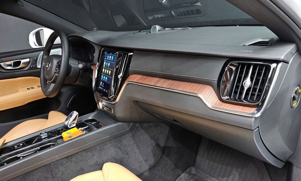 Volvo S60 2024