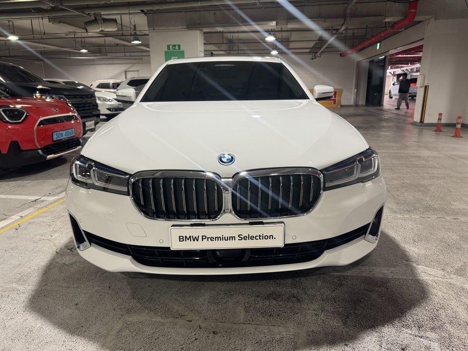 BMW 5-Series 2023