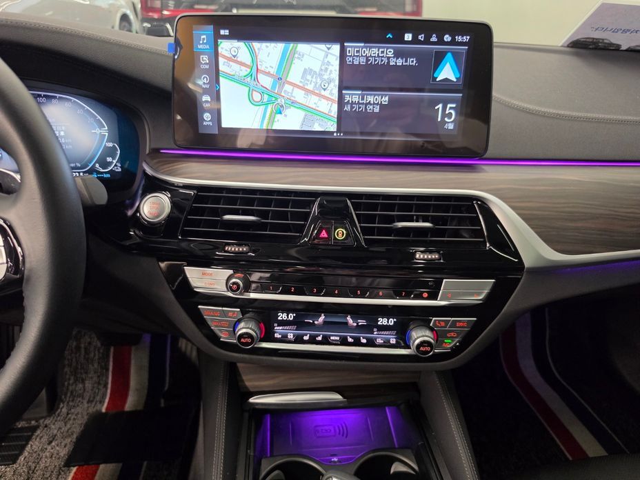BMW 5-Series 2023