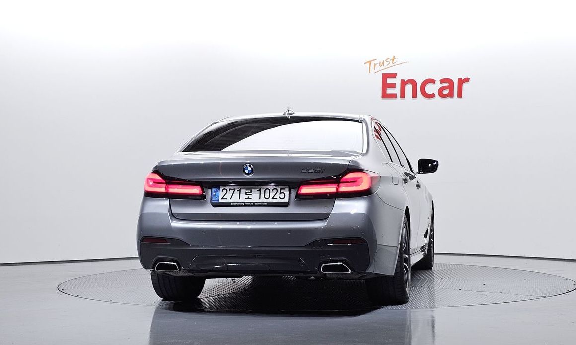 BMW 5-Series 2023