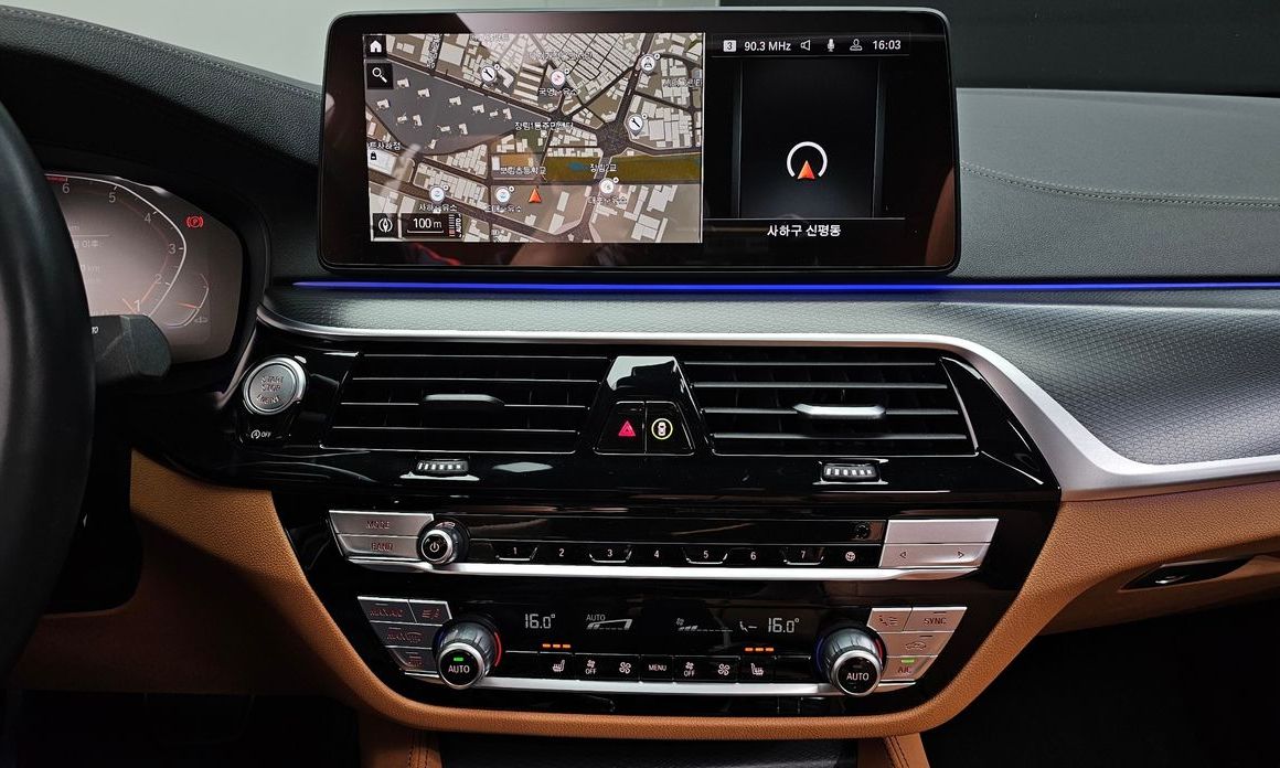 BMW 5-Series 2023
