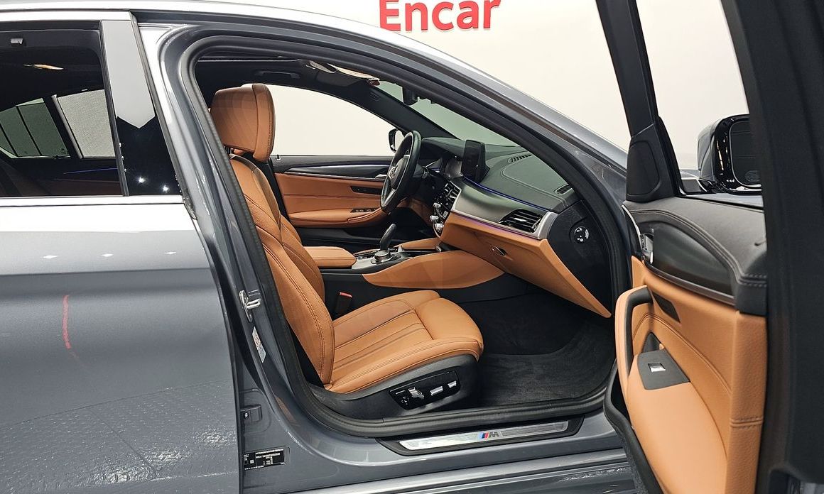 BMW 5-Series 2023